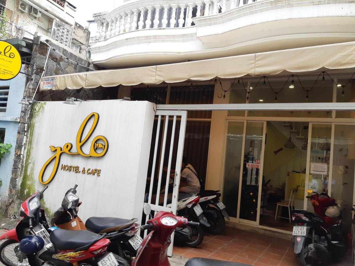 Yelo Hostel & Cafe ホーチミン市 エクステリア 写真